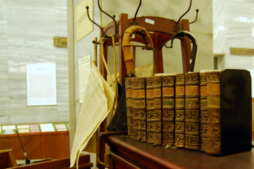 A nemzet könyvtára – a szolgálat műhelye. Válogatás az Országos Széchényi Könyvtár Múzeumának anyagából